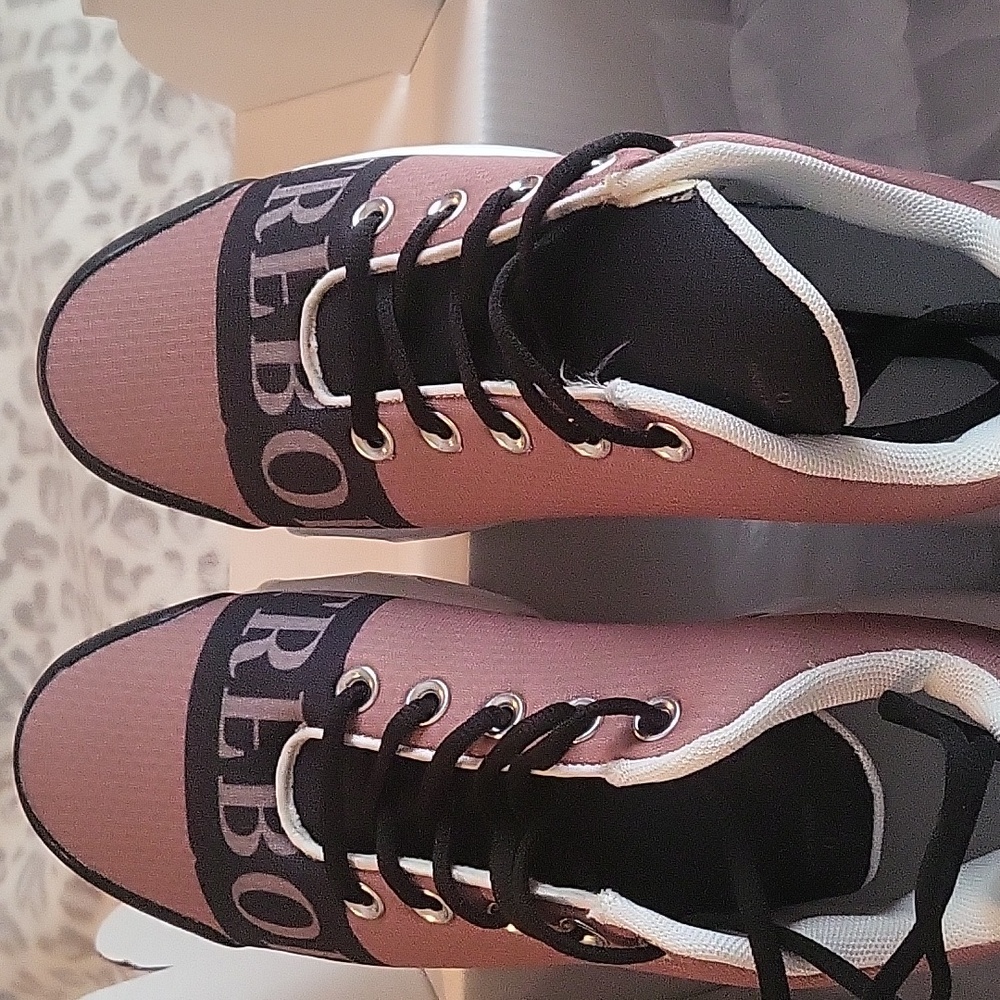 Unisex Sneakers